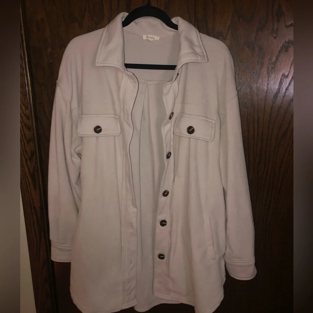 Shacket - Picture 2 of 2